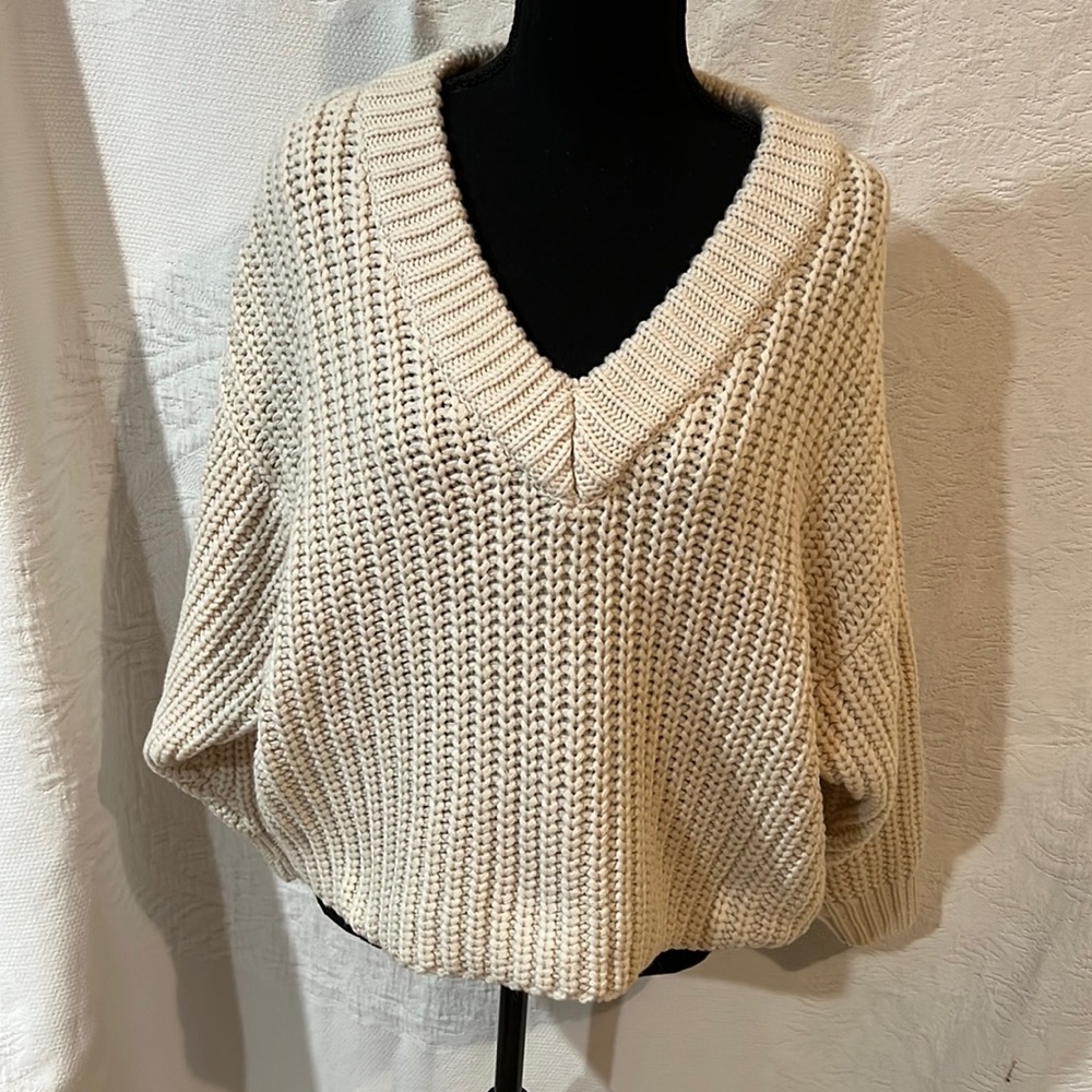 Topshop V neck‎ cable knit sweater, size 8-10, NWT